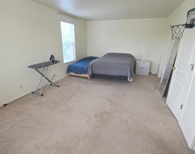 484 Belvedere Lane - Photo Thumbnail 10