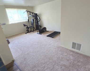 484 Belvedere Lane - Photo Thumbnail 16