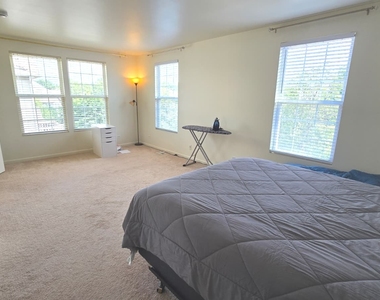 484 Belvedere Lane - Photo Thumbnail 13