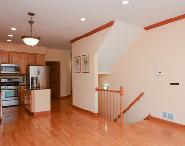 1720 W Augusta Avenue - Photo Thumbnail 7