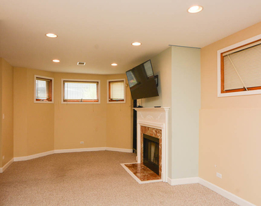 1720 W Augusta Avenue - Photo Thumbnail 8