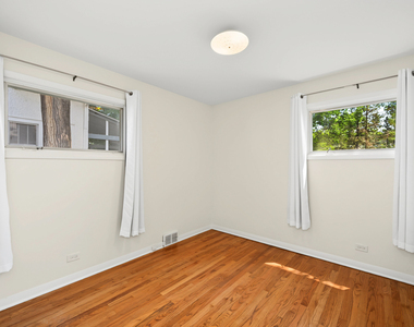 673 N Park Boulevard - Photo Thumbnail 15