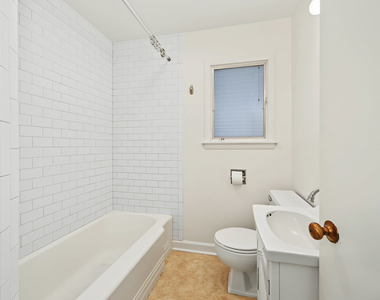 673 N Park Boulevard - Photo Thumbnail 14