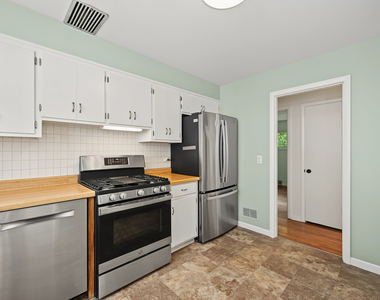 673 N Park Boulevard - Photo Thumbnail 9