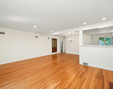 673 N Park Boulevard - Photo Thumbnail 5
