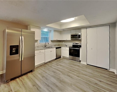 904 Branford Lane Nw - Photo Thumbnail 3