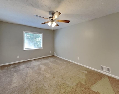 904 Branford Lane Nw - Photo Thumbnail 12