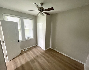 8370 Archer Avenue - Photo Thumbnail 6