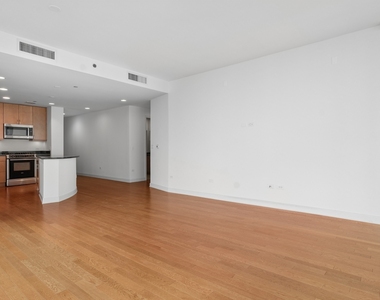 60 E Monroe Street - Photo Thumbnail 5