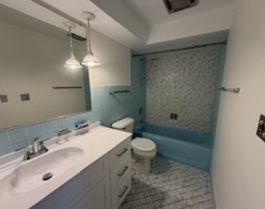 401 S Grove Avenue - Photo Thumbnail 6