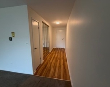 401 S Grove Avenue - Photo Thumbnail 2