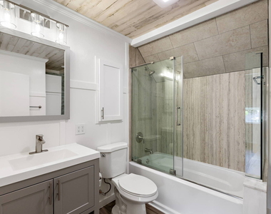 6844 N Ottawa Avenue - Photo Thumbnail 14