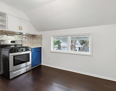 6844 N Ottawa Avenue - Photo Thumbnail 5