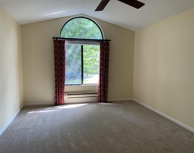 946 Shoreline Road - Photo Thumbnail 6
