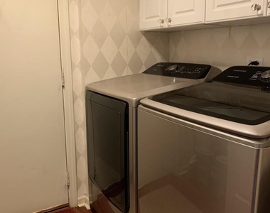 946 Shoreline Road - Photo Thumbnail 16