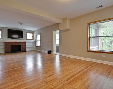 5419 S Hyde Park Boulevard - Photo Thumbnail 6