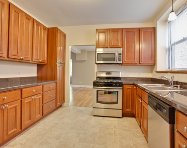 5419 S Hyde Park Boulevard - Photo Thumbnail 9