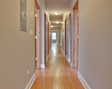 5419 S Hyde Park Boulevard - Photo Thumbnail 11