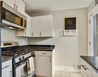 1466 E Rock Springs Road Ne - Photo Thumbnail 10