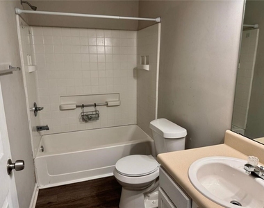 3833 Waldrop Lane - Photo Thumbnail 14