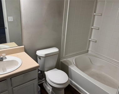 3833 Waldrop Lane - Photo Thumbnail 16