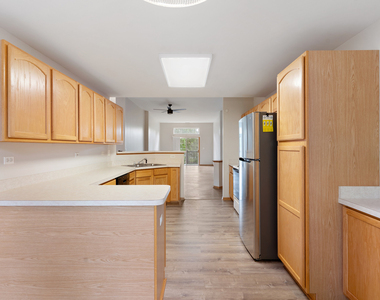 2405 Wilton Lane - Photo Thumbnail 9