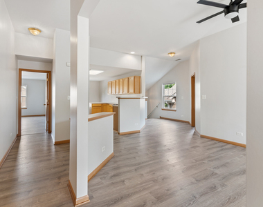 2405 Wilton Lane - Photo Thumbnail 6