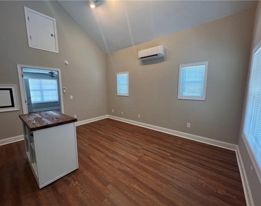 19 Myrtle Drive - Photo Thumbnail 2