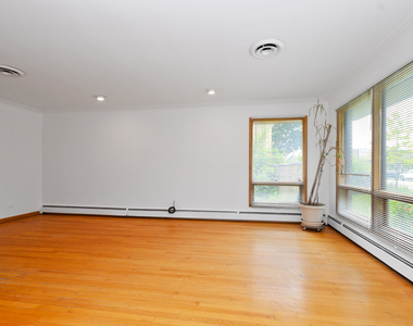 6238 W 63rd Street - Photo Thumbnail 4