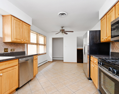 6238 W 63rd Street - Photo Thumbnail 5