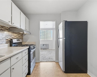 215 Piedmont Avenue Ne - Photo Thumbnail 8