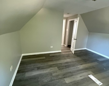 16963 Shea Avenue - Photo Thumbnail 3