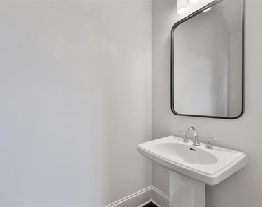 926 Canterbury Lane - Photo Thumbnail 12
