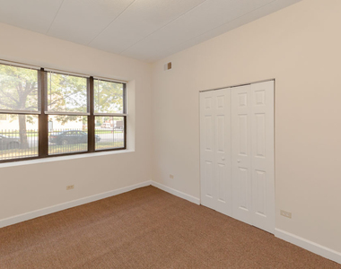 4752 S Wabash Avenue - Photo Thumbnail 6
