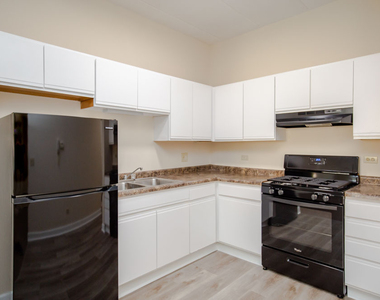 4752 S Wabash Avenue - Photo Thumbnail 1