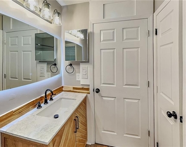 985 Crystal Water Drive - Photo Thumbnail 13