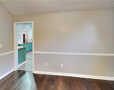 985 Crystal Water Drive - Photo Thumbnail 15