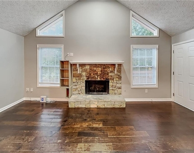985 Crystal Water Drive - Photo Thumbnail 1