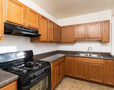 3213 W Diversey Avenue - Photo Thumbnail 1