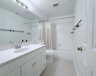 1146 Bristol Lane - Photo Thumbnail 13