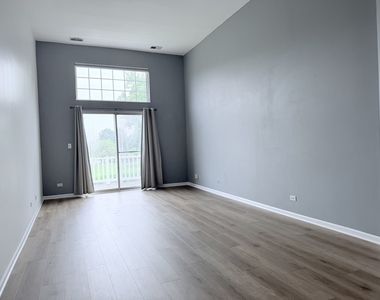 1146 Bristol Lane - Photo Thumbnail 4