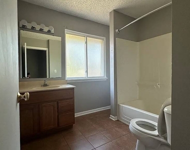 1741 Bell Drive - Photo Thumbnail 15