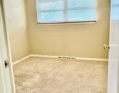 512 Karey Court - Photo Thumbnail 19