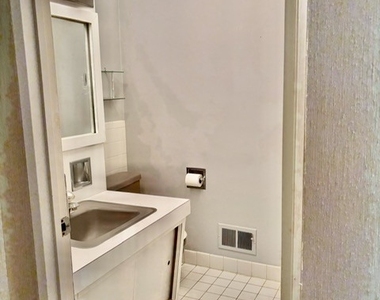 512 Karey Court - Photo Thumbnail 16