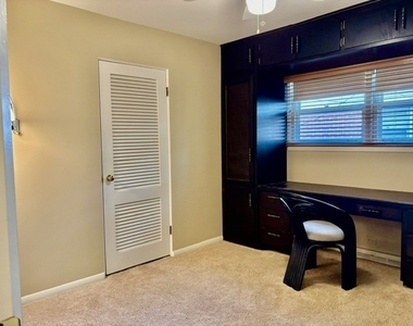 512 Karey Court - Photo Thumbnail 17