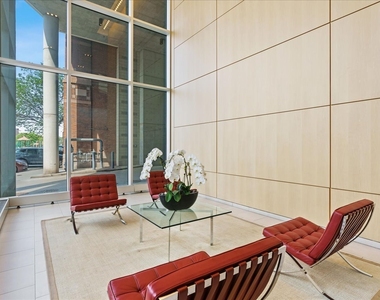 510 W Erie Street - Photo Thumbnail 2