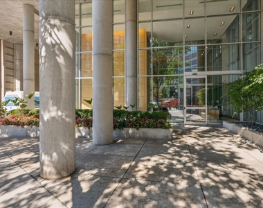510 W Erie Street - Photo Thumbnail 1