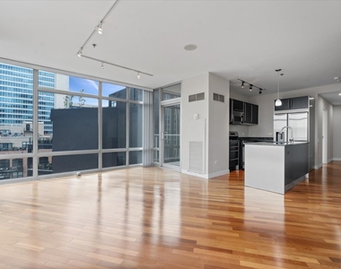 510 W Erie Street - Photo Thumbnail 8