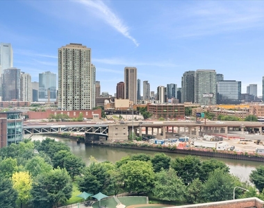 510 W Erie Street - Photo Thumbnail 22
