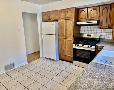 617 Lavergne Avenue - Photo Thumbnail 6